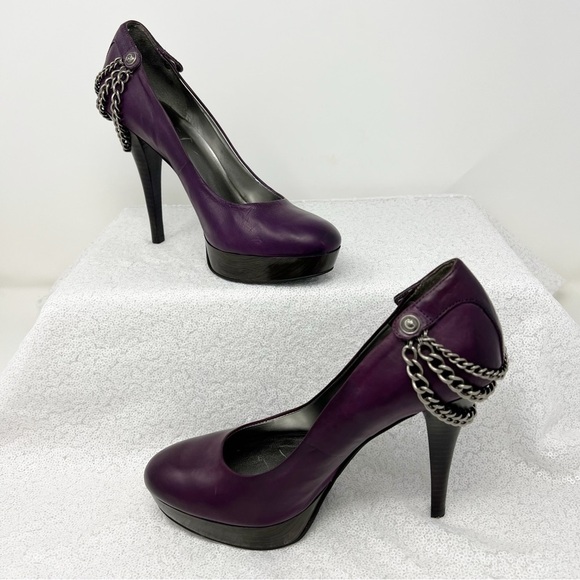 GUESS Women’s Seeri platform pumps women’s size 7 purple with silver chains. - Picture 2 of 16